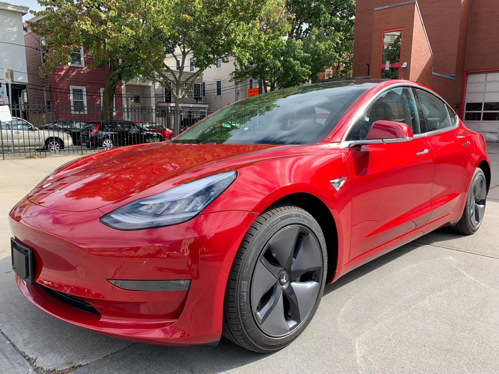 Электромобиль Tesla