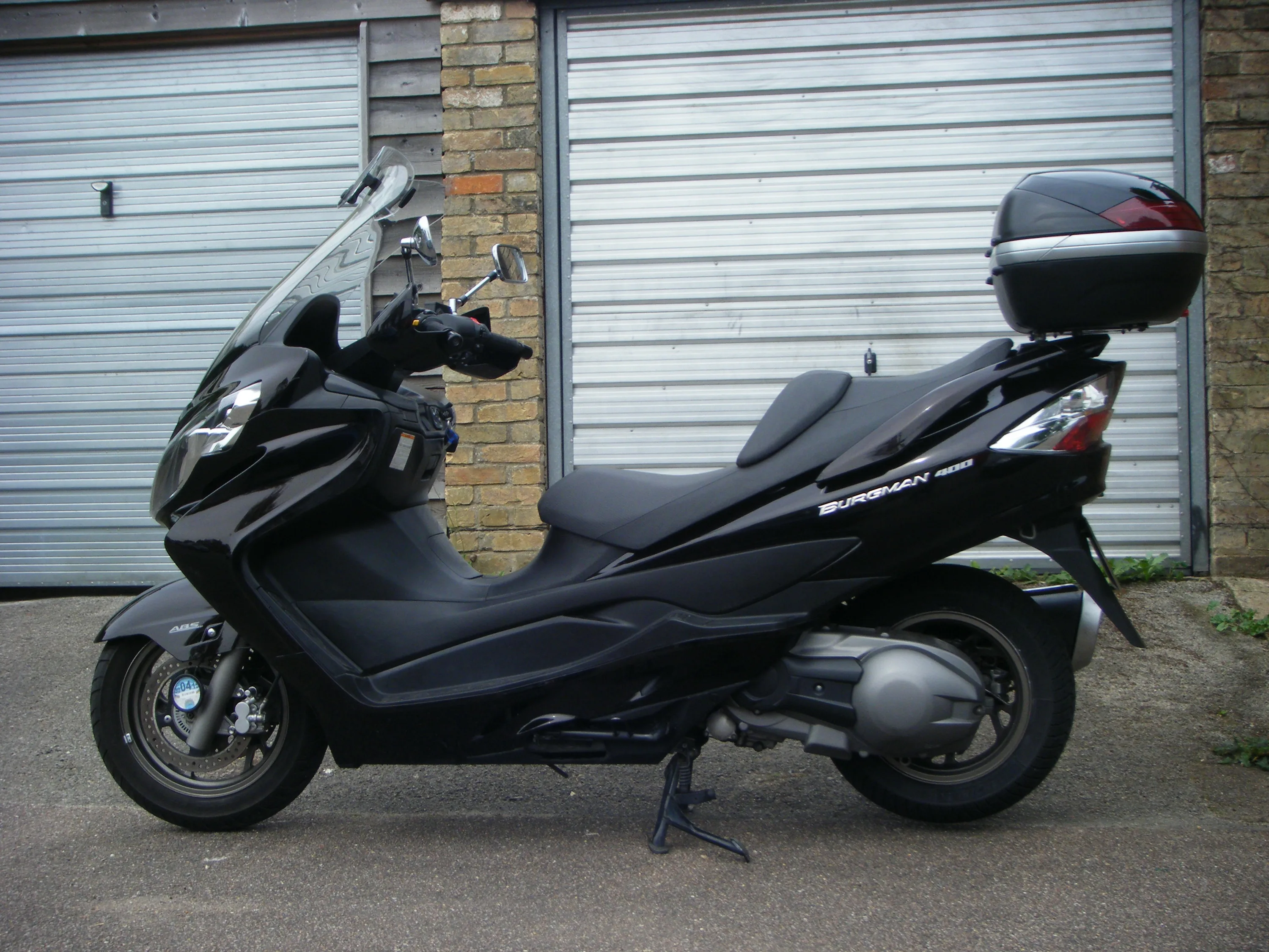 Мопед Suzuki Burgman 400 доставка с ПЭК Гуанчжоу из Китая.