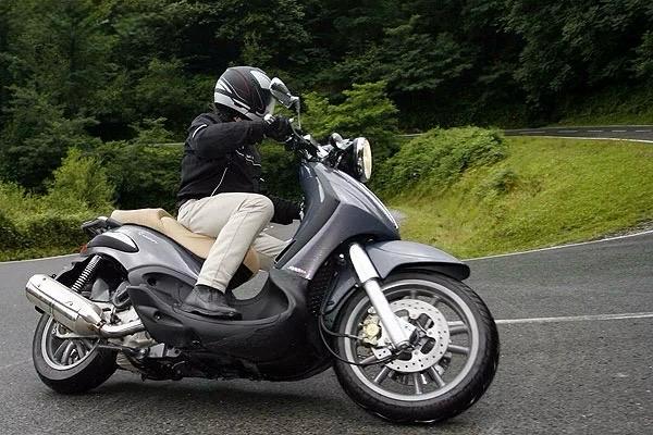 Мопед Piaggio BV 500 доставка с ПЭК Гуанчжоу из Китая.