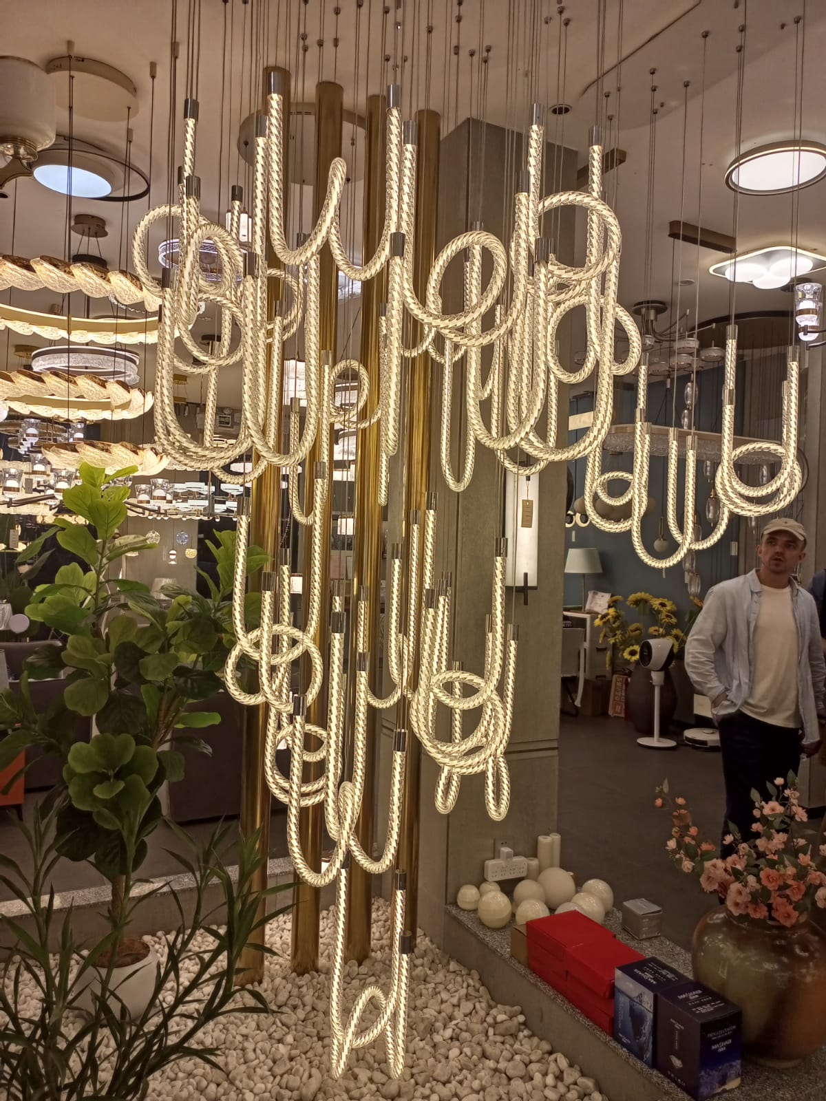 Эксклюзивные дизайнерские люстры с доставкой из Китая в Россию