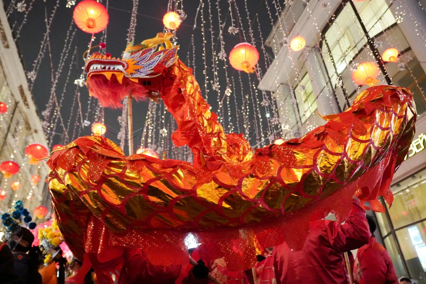 Закупка новогодней атрибутики в Китае.