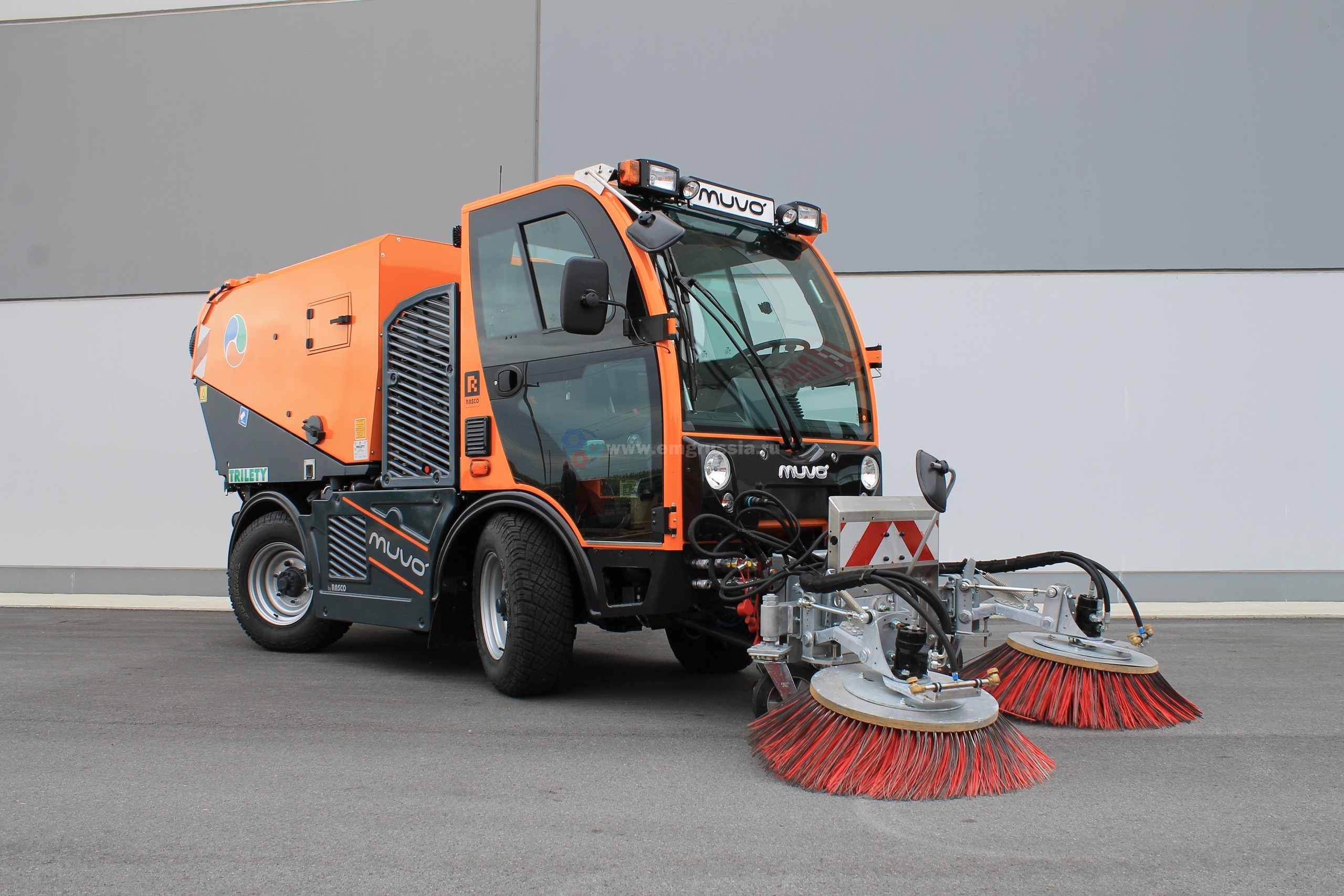 Доставка товаров из Китая в Россию машины для уборки улиц со щетками