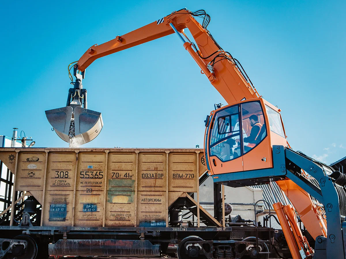 Экскаватор перегружатель доставка из Китая преимущества.