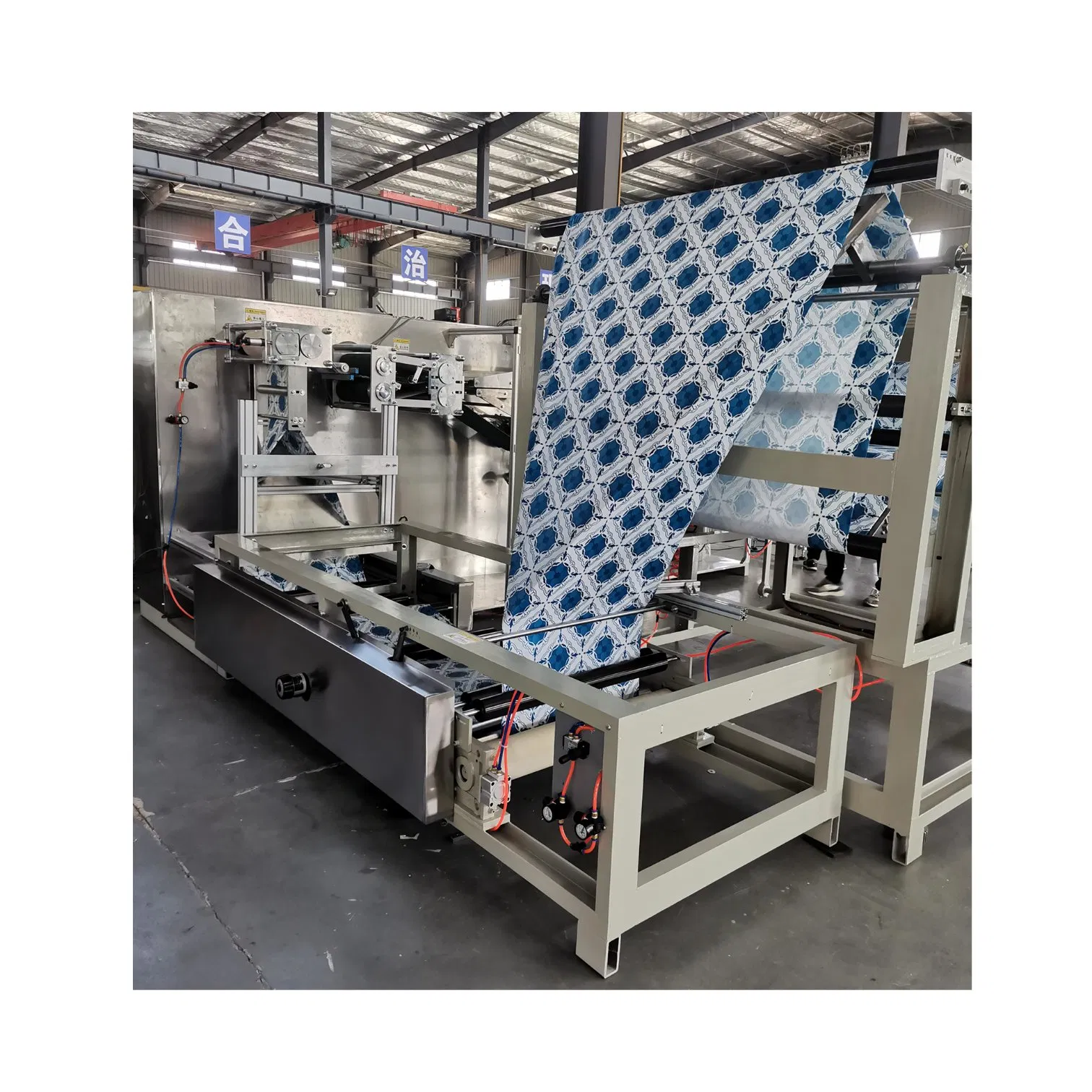 Машина для производство водонепроницаемых скатертей с доставкой из Китая в Россию