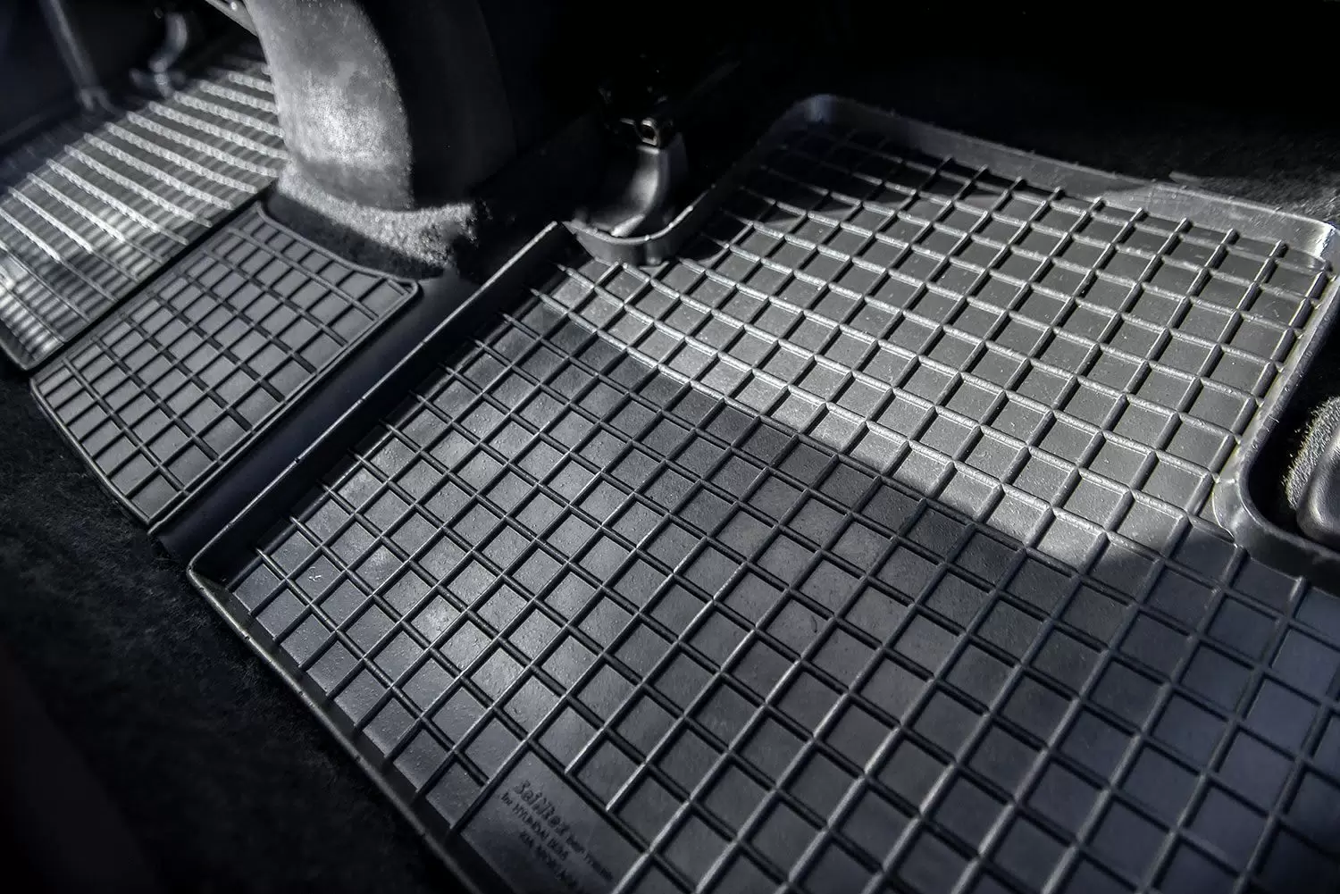 Коврики резиновые для автомобиля поставка из Китая с ПЭК Гуанчжоу в Россию