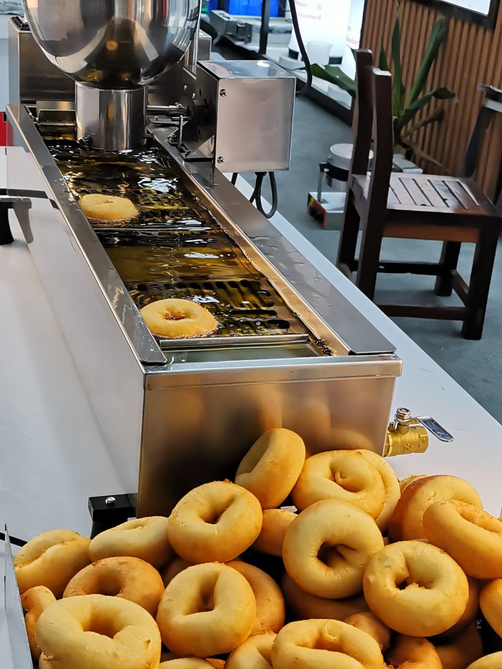 Доставка машины для изготовления пончиков из Китая в Россию через ПЭК Китай Гуанчжоу