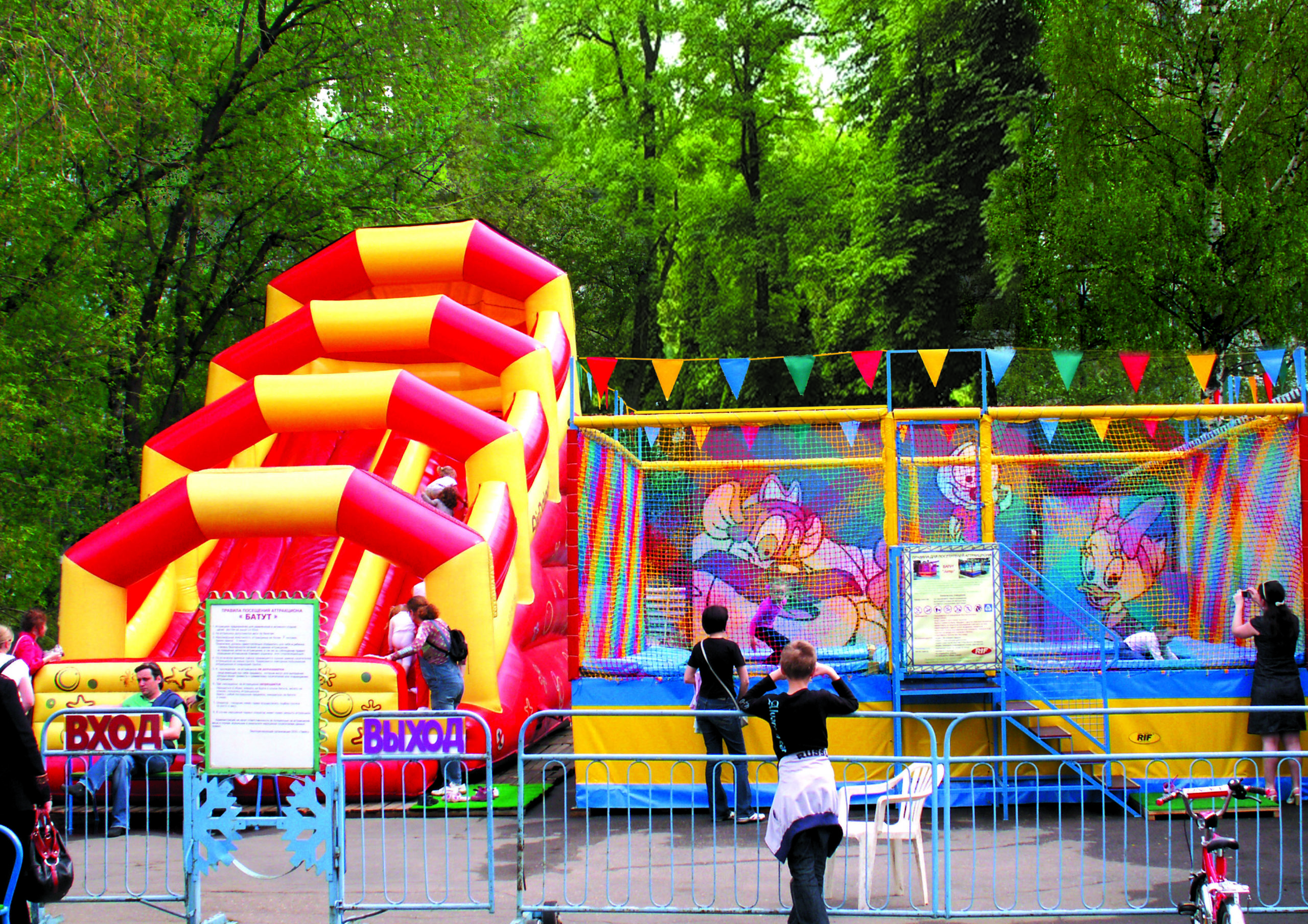 Детские аттракционы для парка из Китая в Россию ПЭК Карго Гуанчжоу